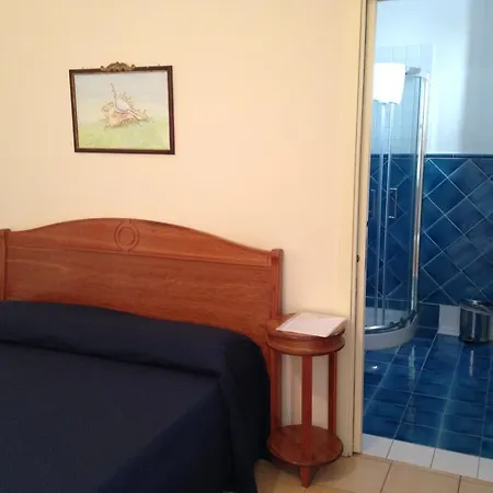 Hotel La Conchiglia 3*