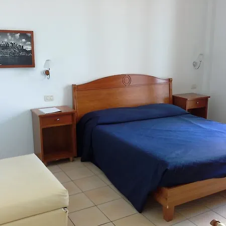 Hotel La Conchiglia 3*